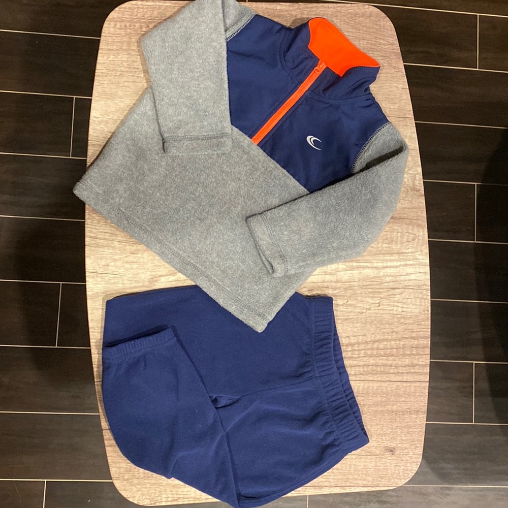Carter’s 2 piece